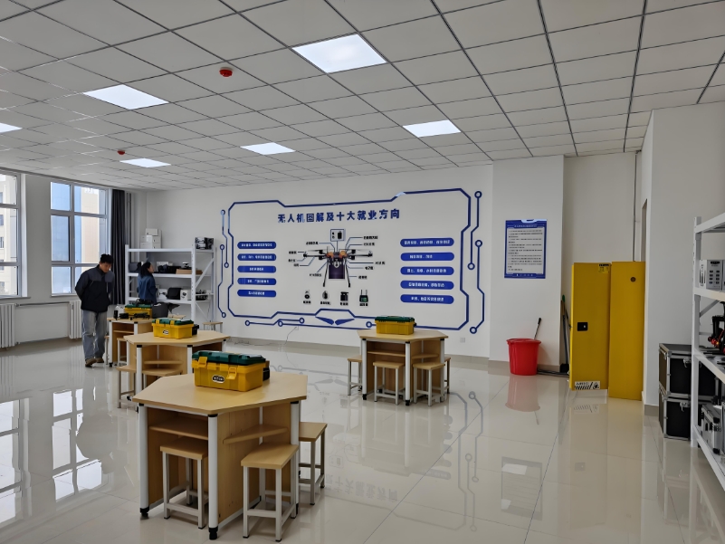 無人機(jī)組裝室